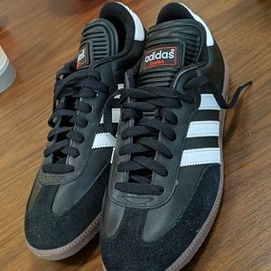 Adidas Sneakers